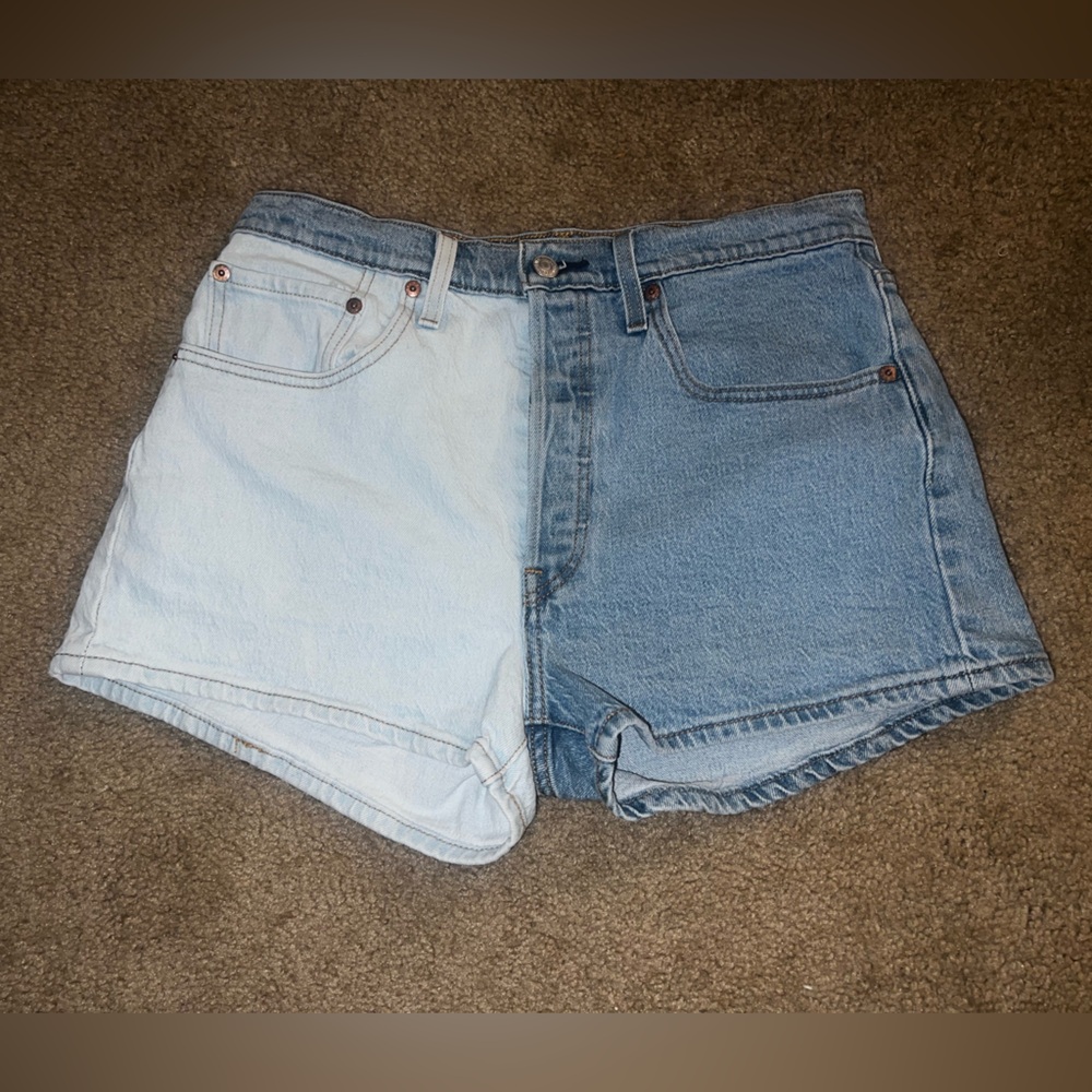 Two Toned Levi’s